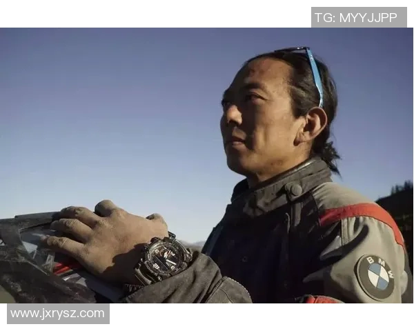 电竞新闻深度探讨杨军在英雄联盟中的成长与挑战之路